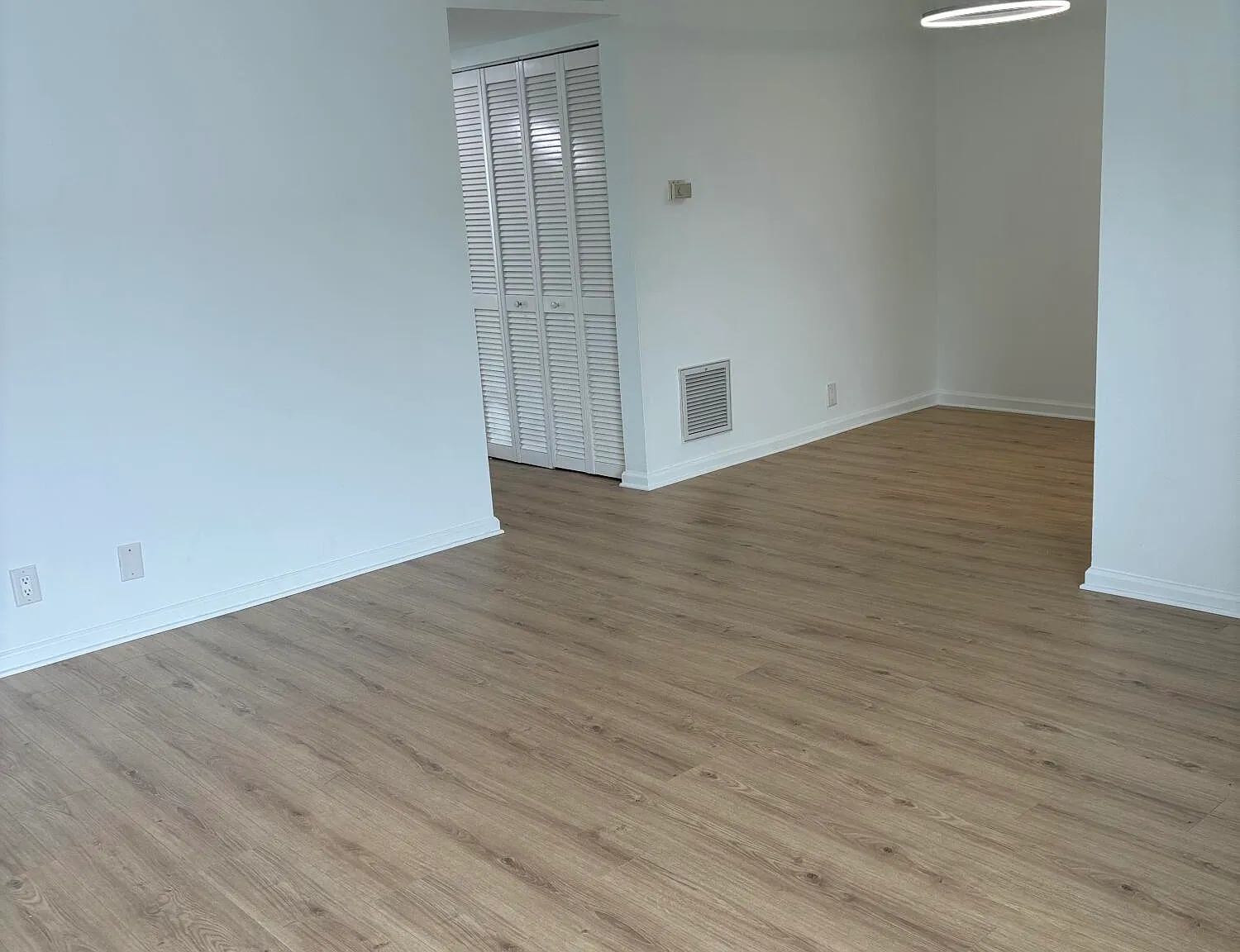 2 bed, 2.0 bath, 835 sqft, $2,150 — Photo 2