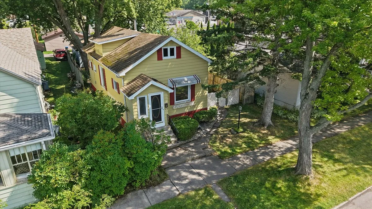 2 bed, 1300 sqft, $2,000 — Photo 2
