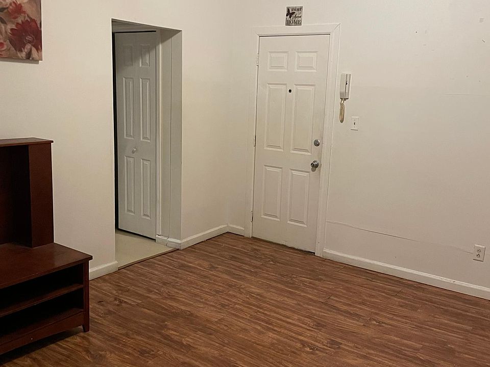 2nd image of 230 N 10th St #1A