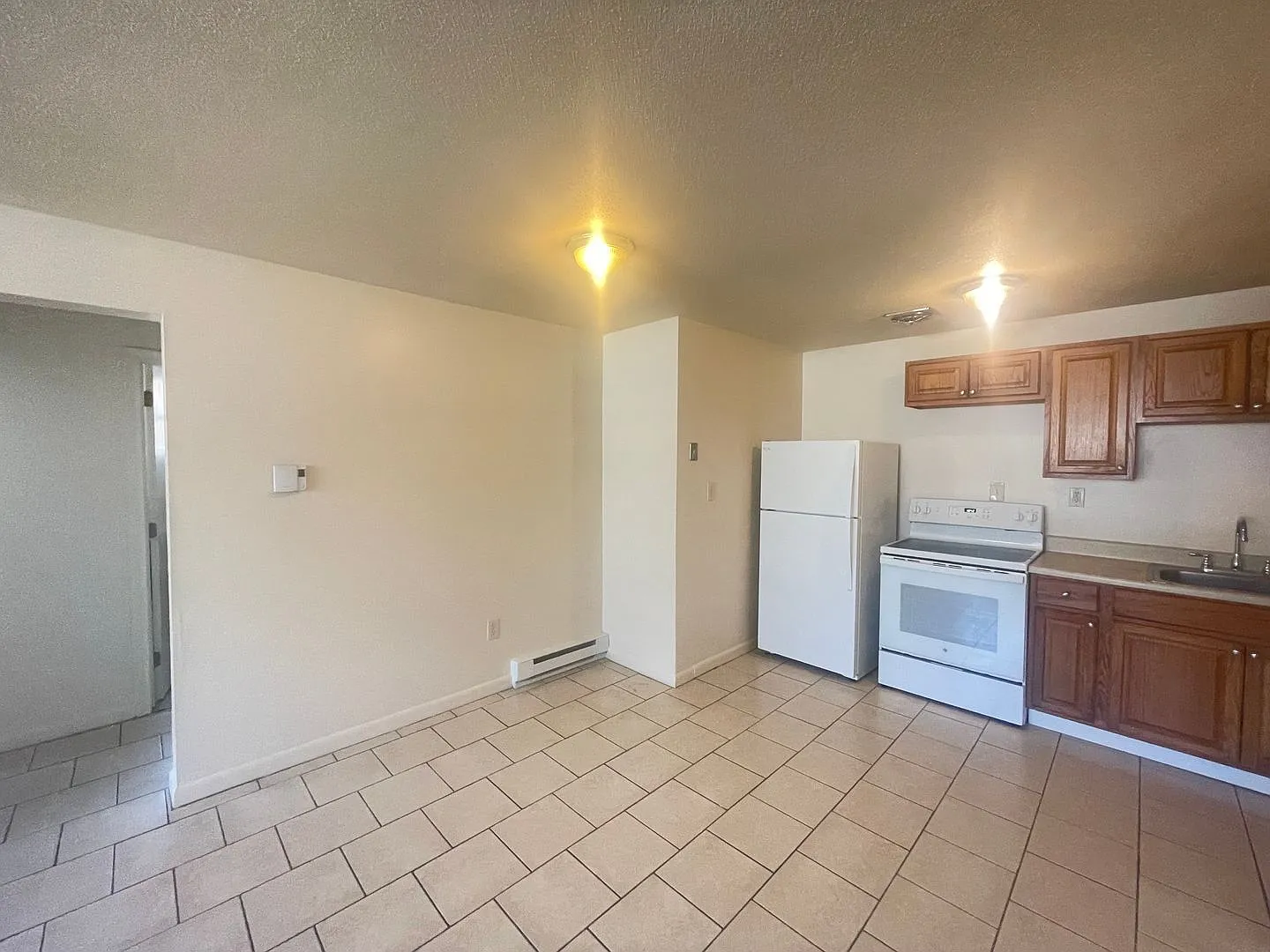 2 bed, 1.0 bath, 648 sqft, $1,625 — Photo 3