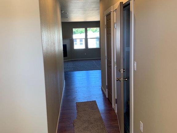 4th image of 653 Liberty Dr