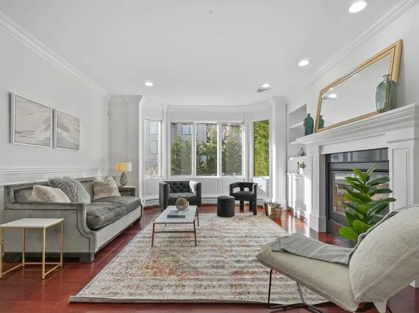 17 Myrtle Ave, Edgewater, NJ 07020