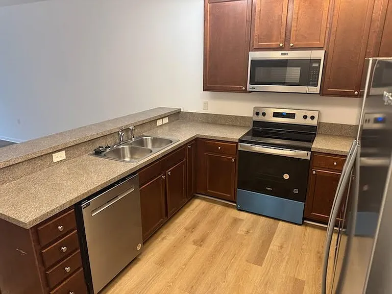 2424 Chancery Ln #306 — Photo 6