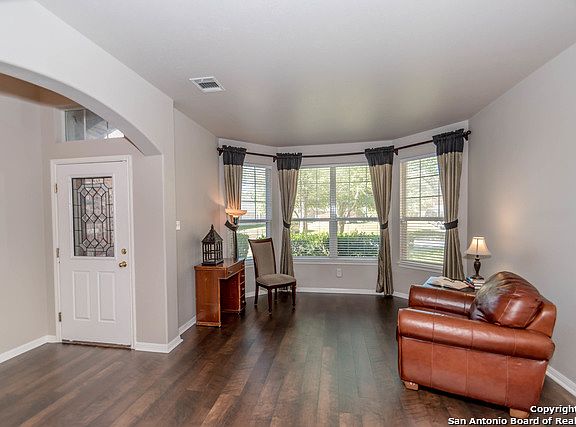 4th image of 258 Royal Troon Dr