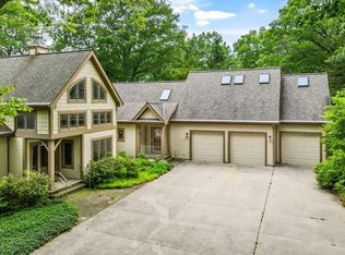 6757 Edgewater Dr, Honor, MI 49640