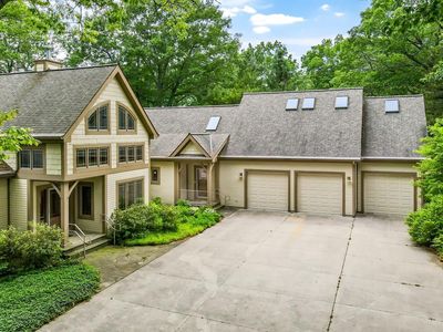 6757 Edgewater Dr, Honor, MI, 49640