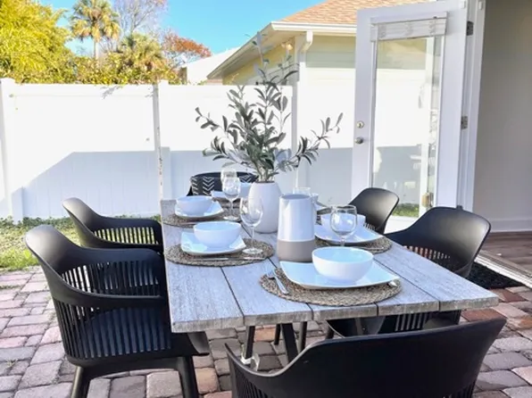 669 Upper 8th Ave S, Jacksonville Beach, FL 32250