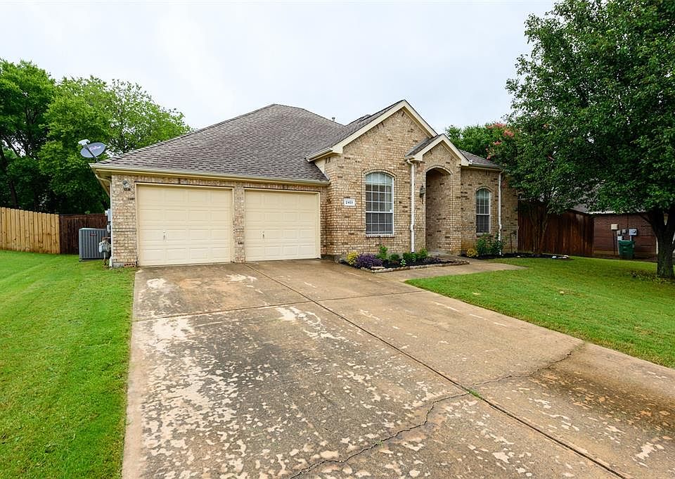 2nd image of 2401 Great Bear Ln
