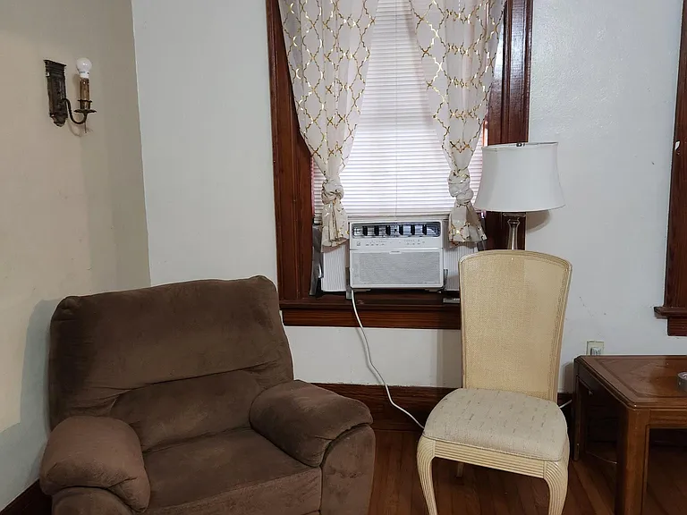 420 Sumner St #4 — Photo 7