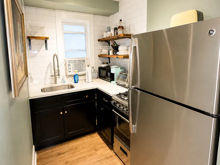 4905 Franklin Blvd — Photo 6