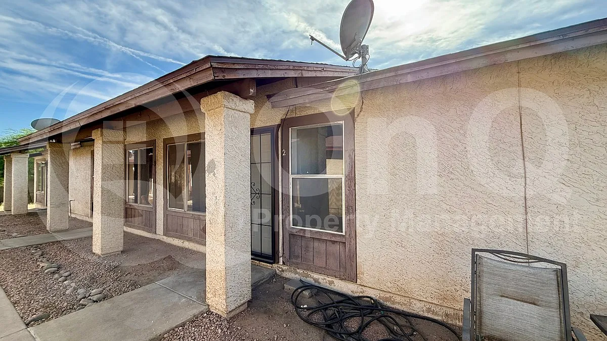 2 bed, 1.0 bath, 735 sqft, $1,150 — Photo 2