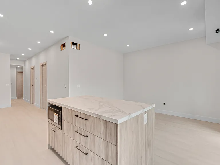 625 Harvie Ave #1 — Photo 21