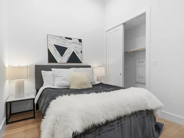 2564 University Pl NW #3 — Photo 9