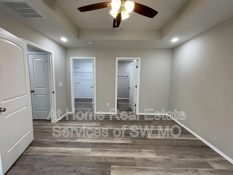 3 bed, 2.0 bath, 1440 sqft, $1,800 — Photo 3