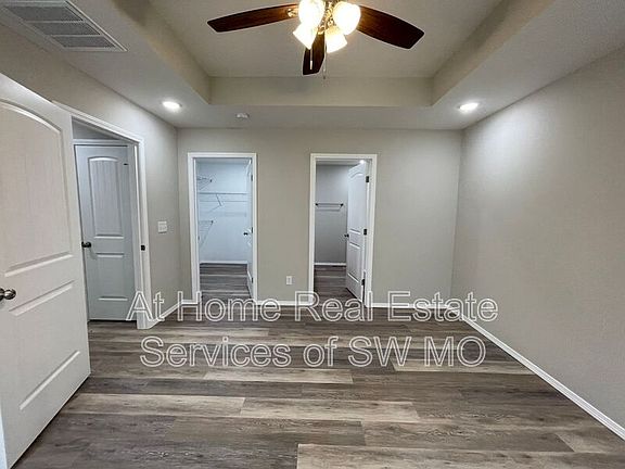 5th image of 529 Evergreen Ave