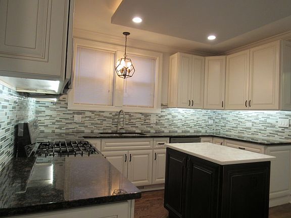 3rd image of 2937 N 78th Ave
