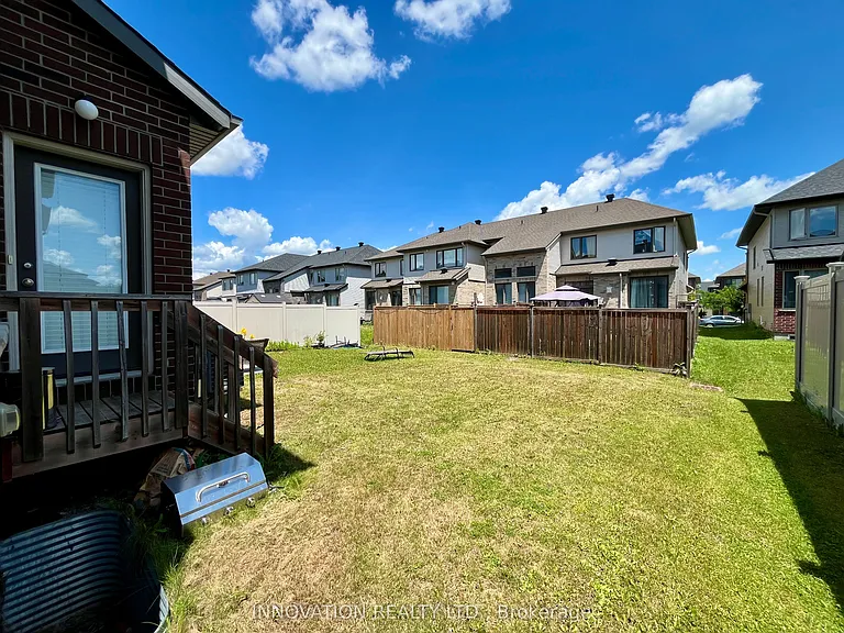 222 Dolce Cres — Photo 39