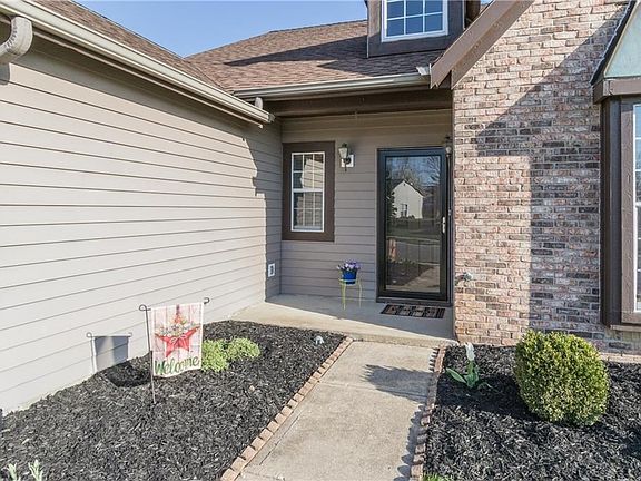 2nd image of 2630 Millwood Cir