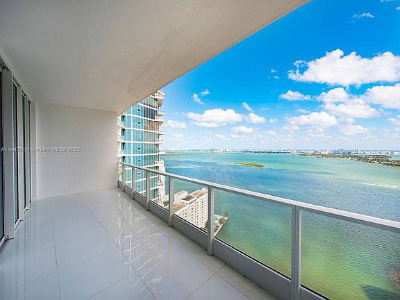 3rd image of 2020 N Bayshore Dr APT 3207