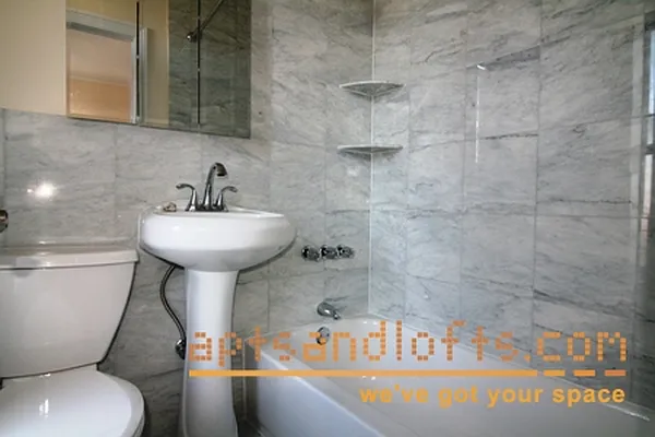 Rented by aptsandlofts.com | media 11