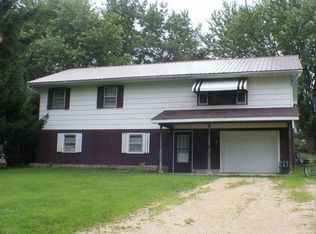 408 Locust St, Strawberry Point, IA 52076