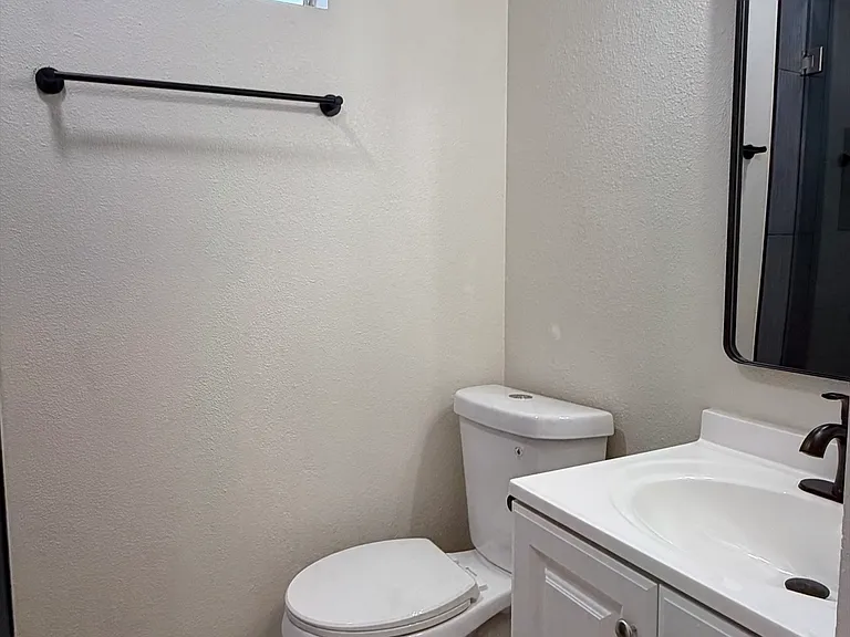 516 E Quincy St #5 — Photo 4