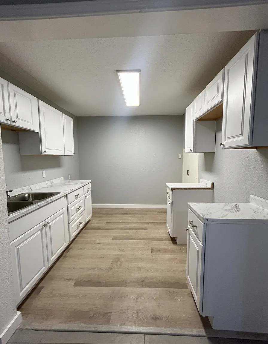 4 bed, 2096 sqft, $2,700 — Photo 4