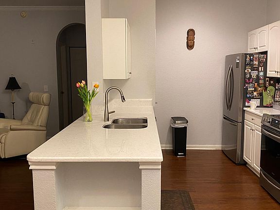 New Quartz Countertops. Elegance, comes with a price. Enjoy entertaining with Family and Friends, with Modern and Contemporary designs. Most condos here are outdated. Take pride in your self = Take Pride in Your House amd Surroundings.