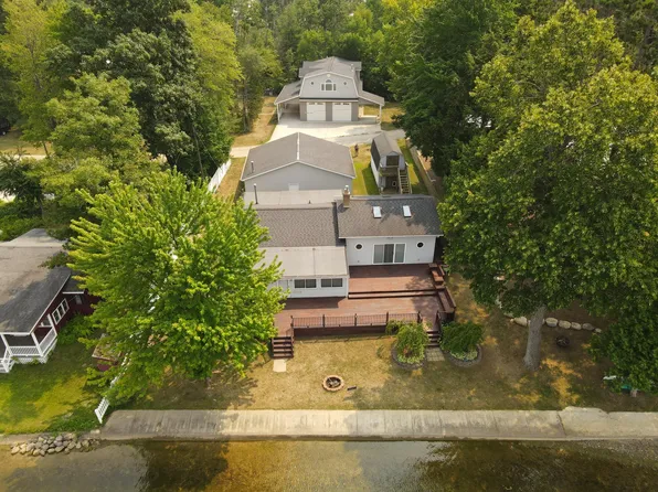 20119 Merritt Ave, Chippewa Lake, MI 49320