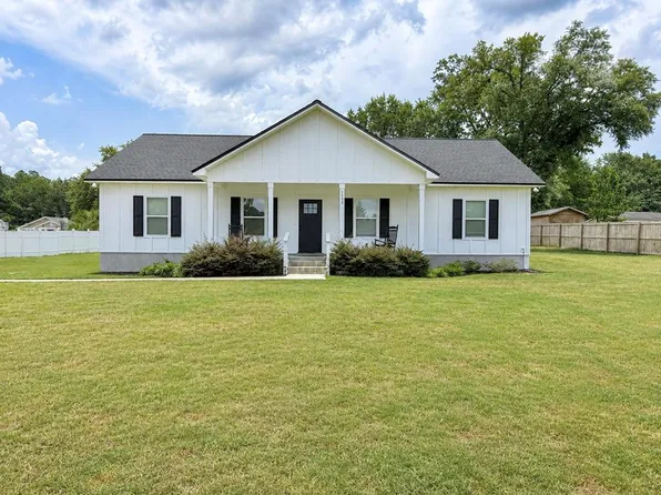 1308 Ogerita St, Bainbridge, GA 39817