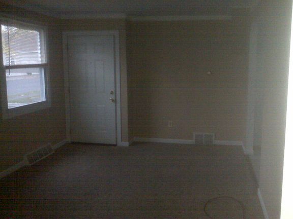 5th image of 9 Edward St #D