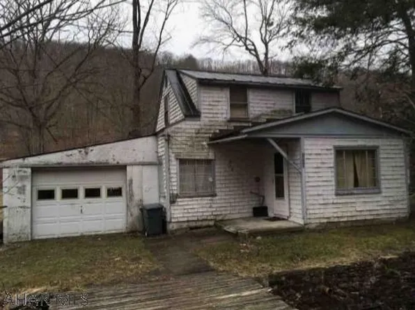 1323 Maple Hollow Rd, Duncansville, PA 16635