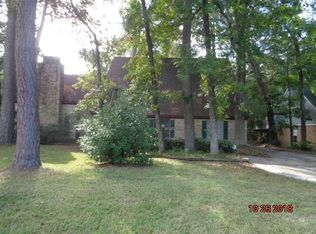 490 Stephen F Austin Dr, Conroe, TX 77302