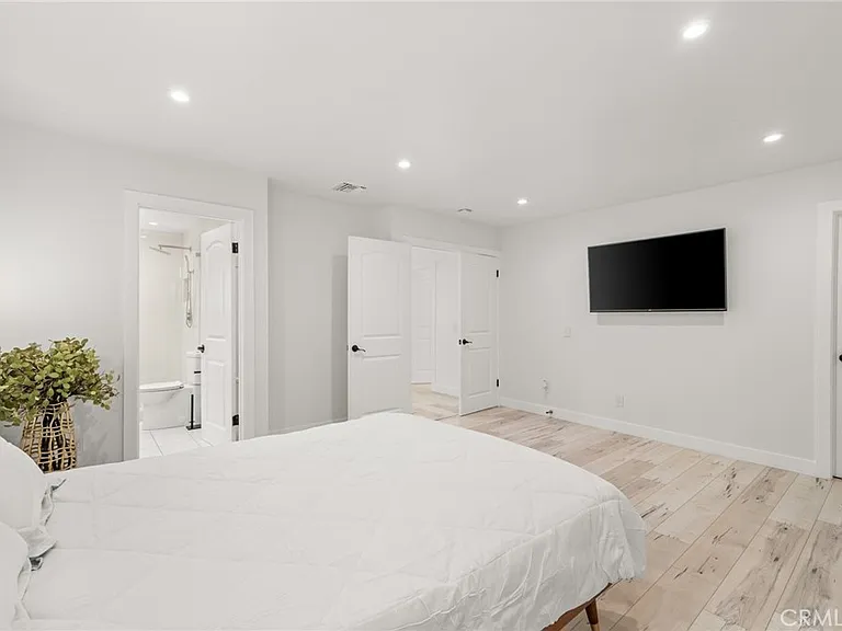 4630 Cedros Ave — Photo 33