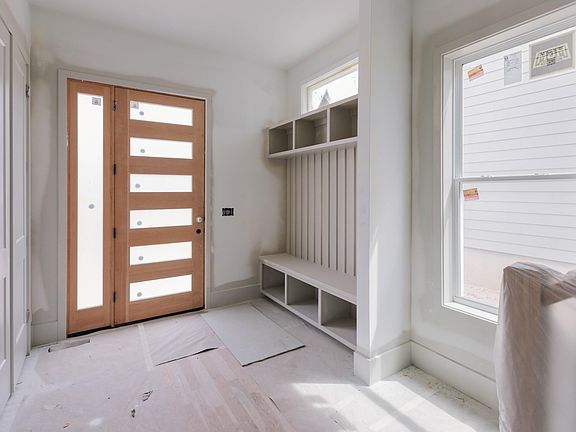 3rd image of 1005 Addison Pl