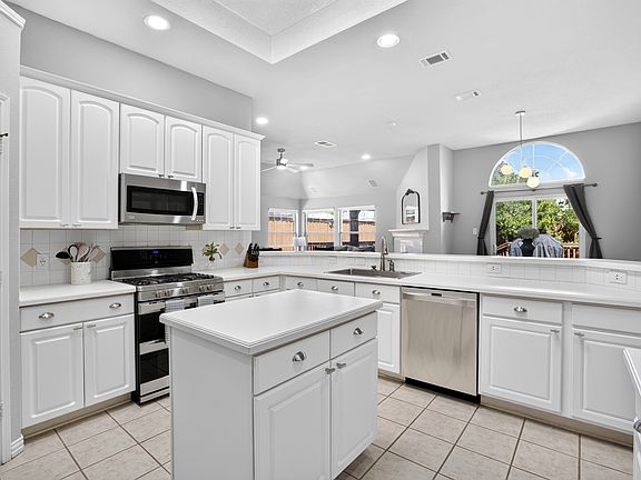 2nd image of 10908 Shadow Brook Ln