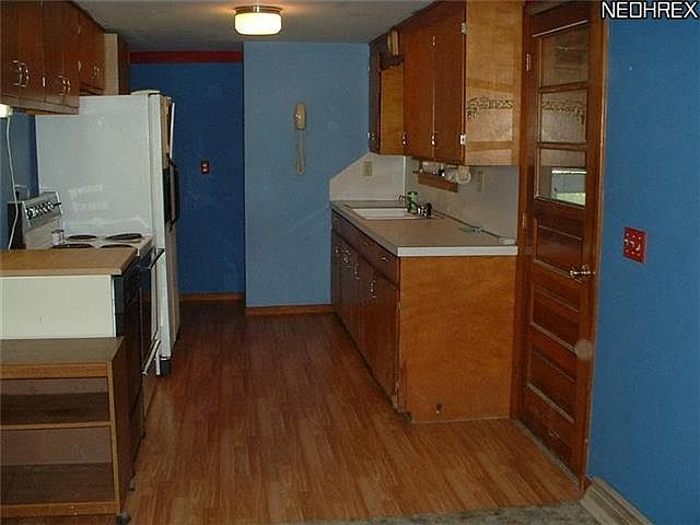 2nd image of 261 W Spruce St