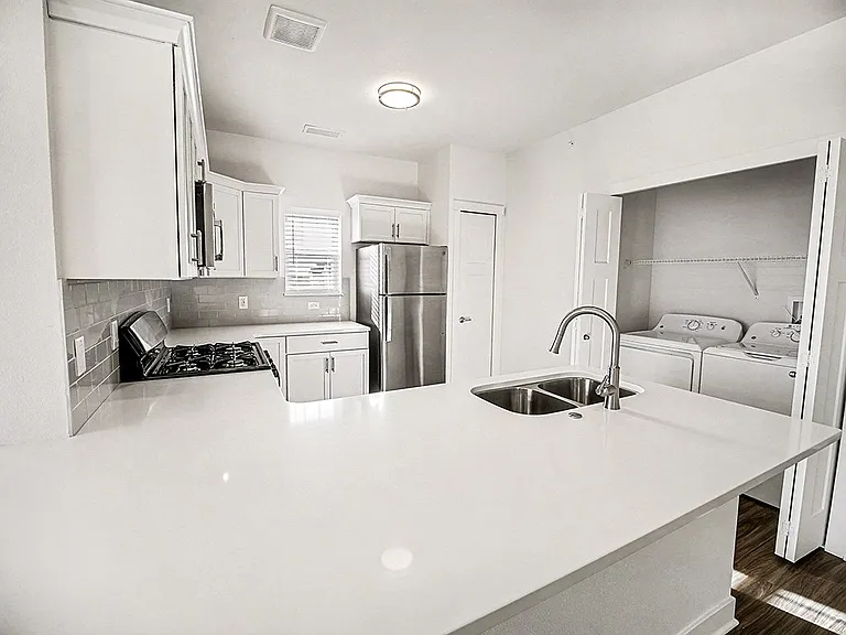 The Grove Apartment Homes — Photo 25
