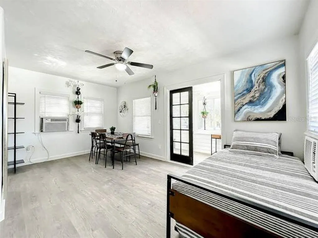 1 bed, 1.0 bath, 500 sqft, $1,800 — Photo 3