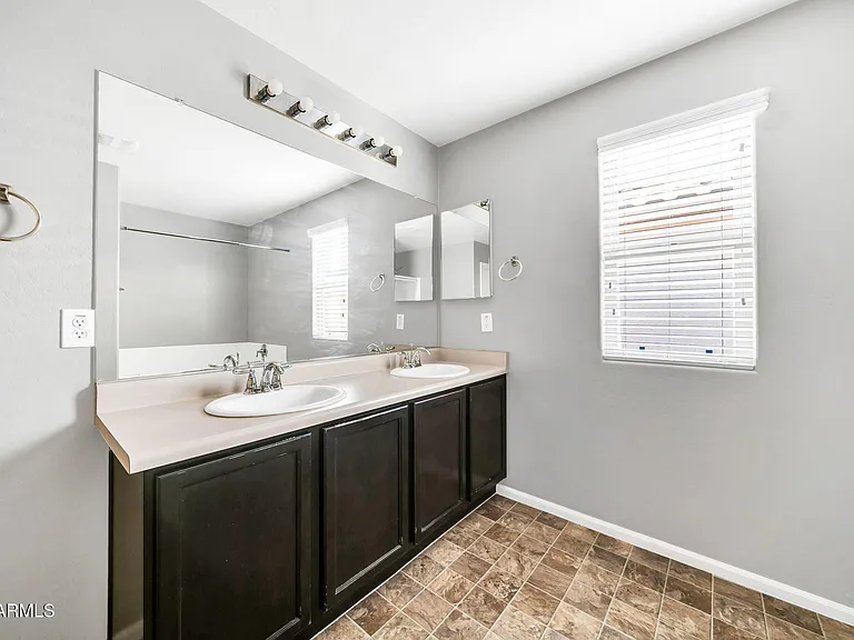 7770 W Alvarado Rd — Photo 15