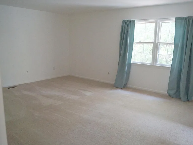 312 Hanford Ct — Photo 13
