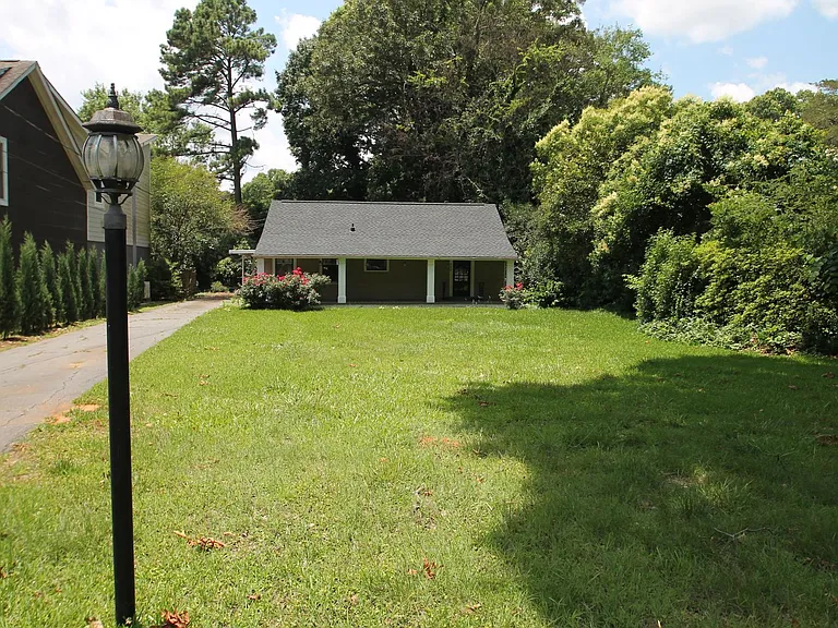 525 Forest Ln — Photo 1