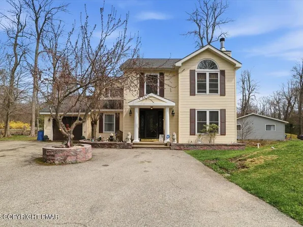 132 Colt Pl, Tobyhanna, PA 18466