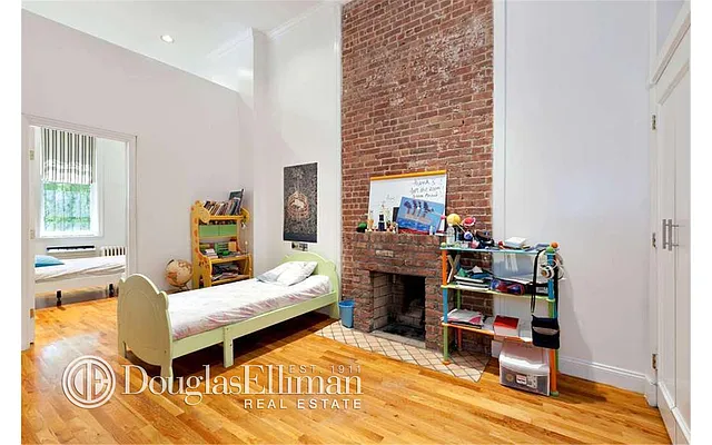 Rented by Douglas Elliman | media 33