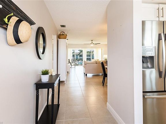 4th image of 325 Charlemagne Blvd APT 207A