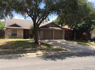 8007 Forest Xing, Live Oak, TX 78233
