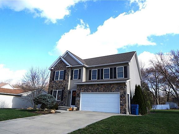 3rd image of 1405 Hidden Lake Blvd