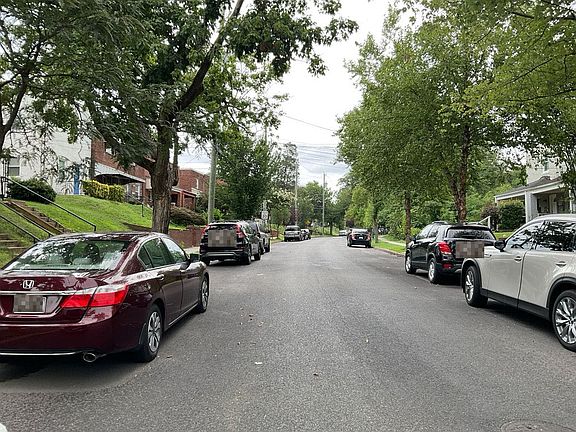 5th image of 1907 Savannah Pl SE