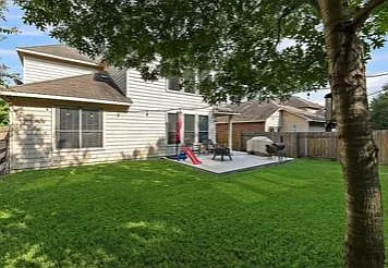 2520 Saint James Pl — Photo 28
