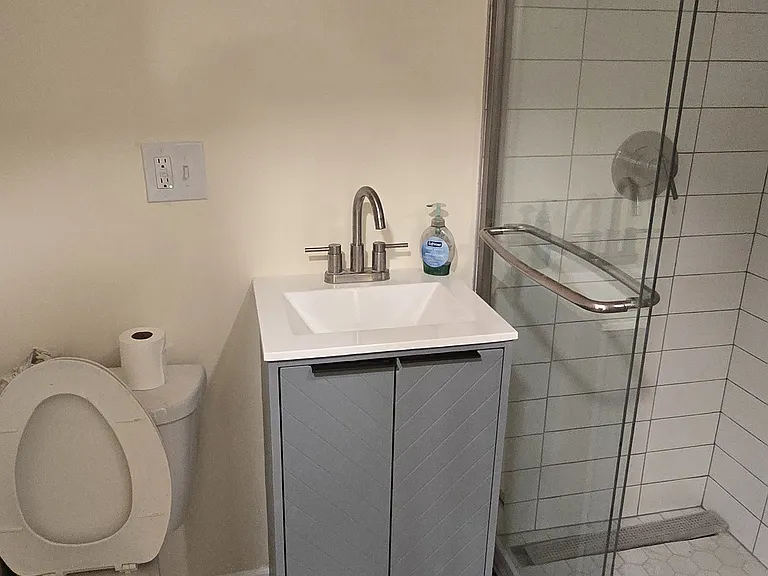 5423 S Blackstone Ave #1 — Photo 3